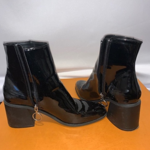 *SOLD* Forever 21 Boots π - Picture 1 of 9